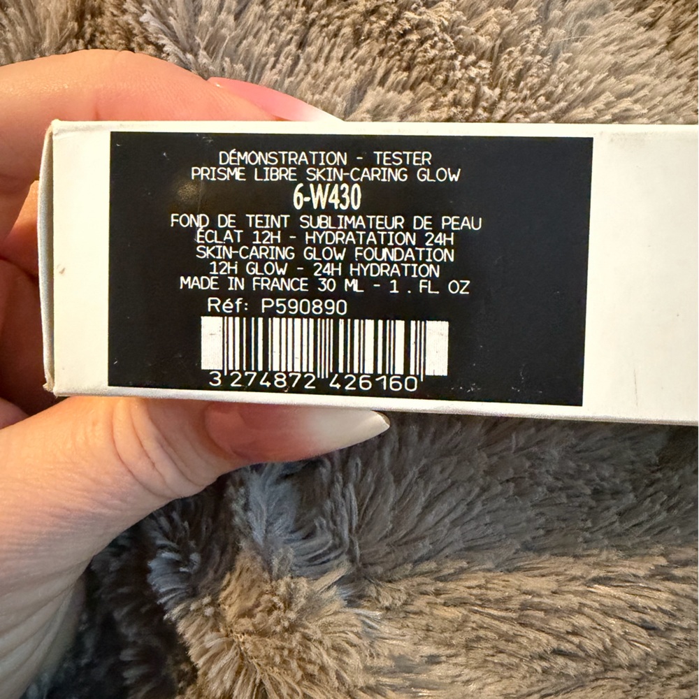 Givenchy Prisme Libre Skin-Caring Glow Foundation - N6-W430